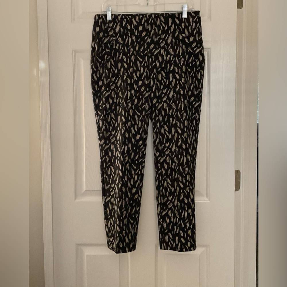Chico's Fabulously Slimming Pull On Ponte Pants Abstract Print Black Tan M
